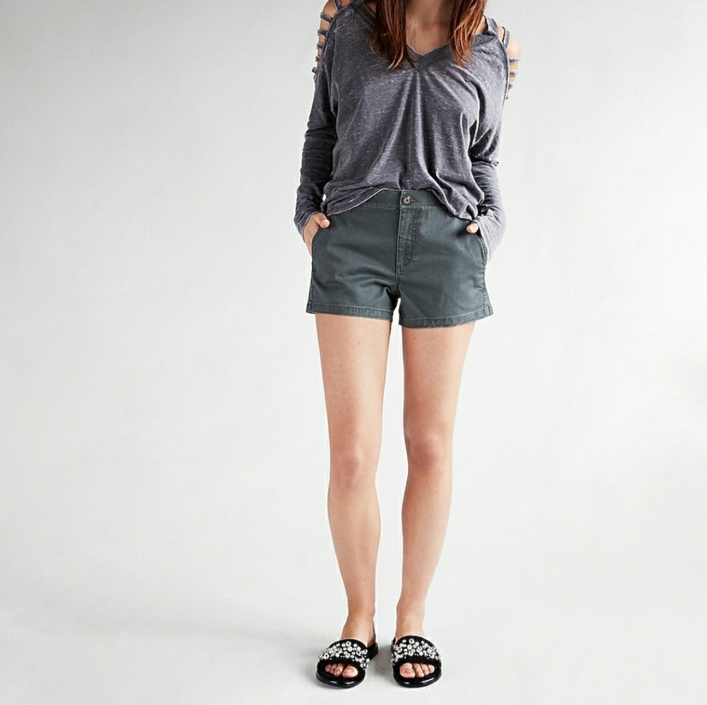 NWT Mid Rise Relaxed Twill Trouser Shorts